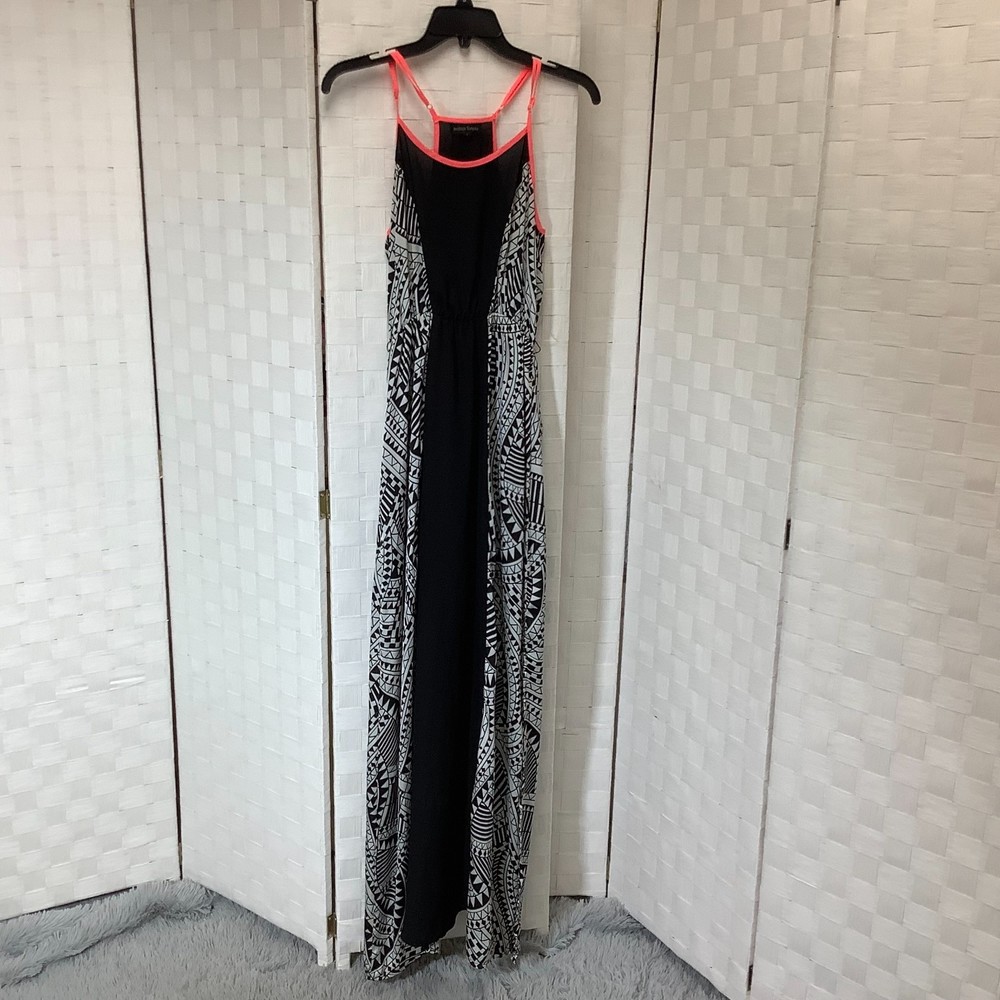 jealous tomato black, white, pink maxi dress size small